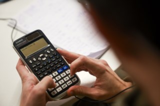 Apenas alunos com notas acima de 14 poderão receber bolsas para formação de professores