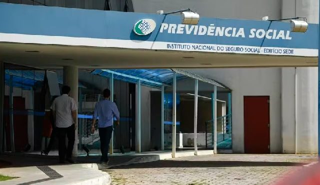 Antecipação do pagamento dos benefícios do INSS em março para aposentados e pensionistas devido ao Carnaval