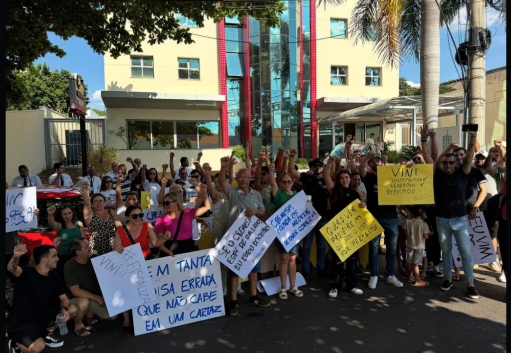 Manifestação em Campinas: vereador desafia proibição da fiscalização e clama por justiça na saúde