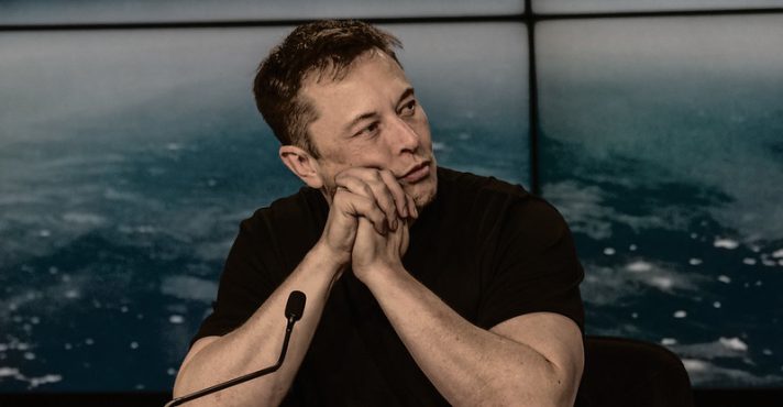 Musk critica decisão de Moraes sobre bloqueio de conta de brasileira com cidadania americana