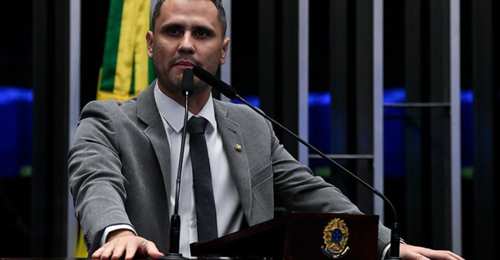 Senador Cleitinho defende anistia a condenados por manifestações de 8 de janeiro no Senado