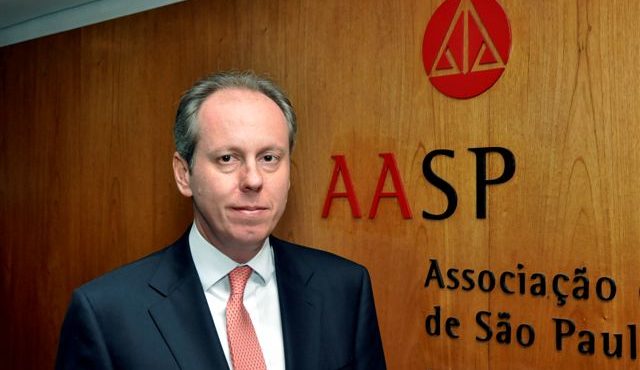 Sérgio Rosenthal denuncia a politização do STF e suas consequências para o Brasil