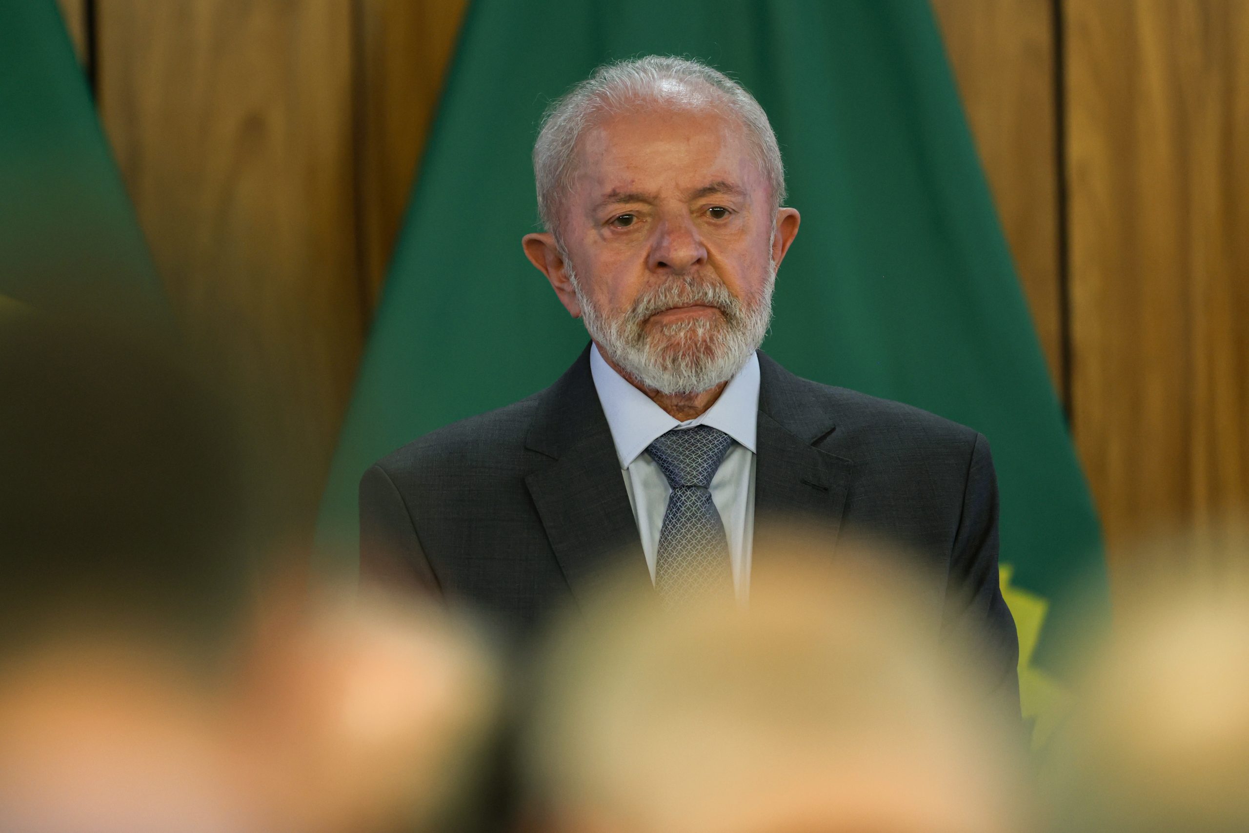A Crise de Apoio a Lula: Análise da Queda de Popularidade Entre Trabalhadores