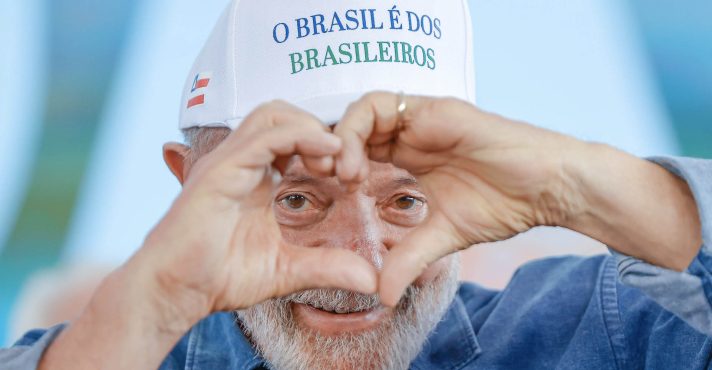 A gastança no governo Lula: críticas da Folha sobre falta de responsabilidade fiscal