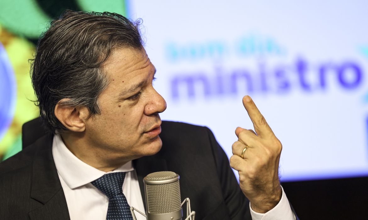 Debate sobre isenção do Imposto de Renda deve beneficiar milhões, diz Haddad
