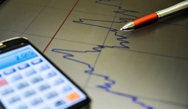 Desafios Econômicos do Brasil: Superávit no Setor Público e a Pressão da Inflação em 2025