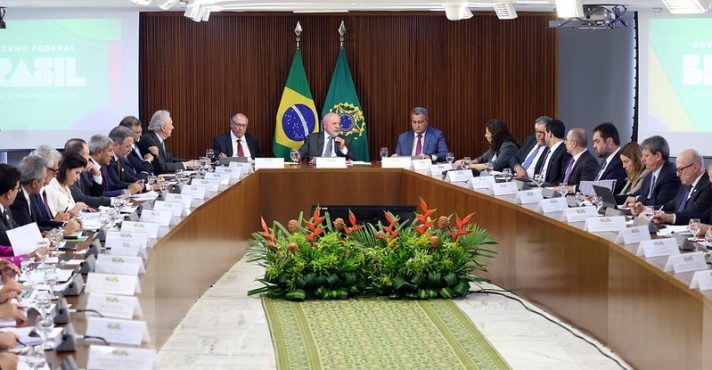 Gastos com Pessoal Superam Limite de Alerta em 12 Estados e Geram Risco Fiscal