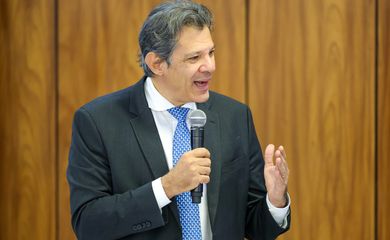 Debate sobre isenção do Imposto de Renda deve beneficiar milhões, diz Haddad