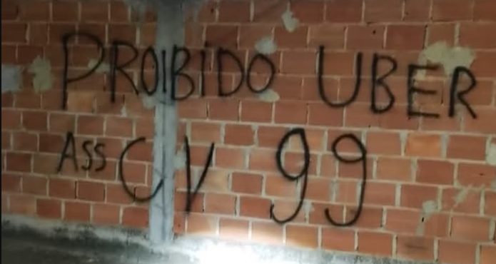 Comando Vermelho Proíbe Carros de Aplicativo em São João de Meriti e Ameaças de Violência Aumentam