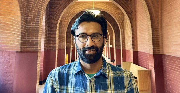 Decisão Judicial Impede Deportação de Pesquisador Acusado de Antissemitismo nos EUA