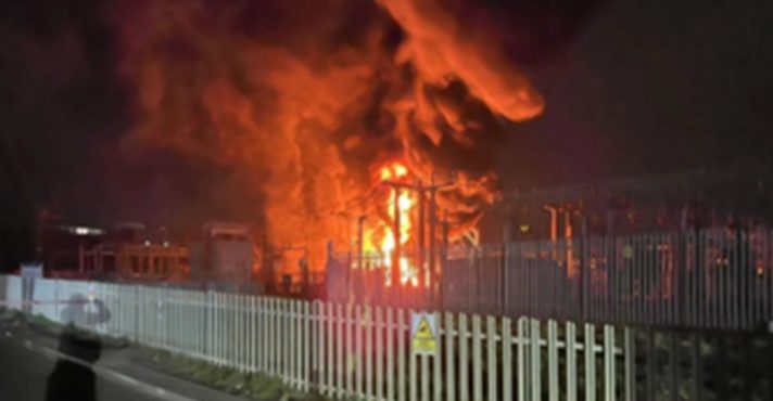 Incêndio no Aeroporto de Heathrow em Londres: Apreciações de segurança e desvio de voos