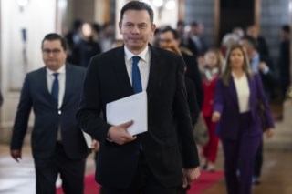 Montenegro responde a críticas sobre transparência em construção de casa durante embate político com Pedro Nuno Santos