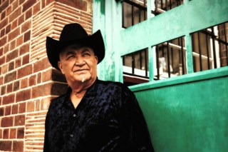 Eliades Ochoa leva a alegria do <em>Guajiro</em> a Portugal e destaca suas raízes camponesas