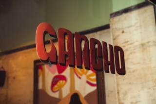 Gancho: A nova taberna de Louise Bourrat traz receitas familiares e um toque vintage a Alfama