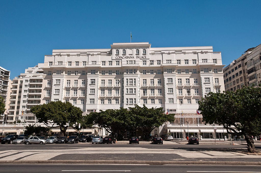 Copacabana Palace leiloa mobiliário de quartos em grande reforma prevista até 2026