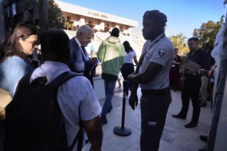 Eliades Ochoa leva a alegria do <em>Guajiro</em> a Portugal e destaca suas raízes camponesas