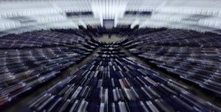 Projeto musical 'Anónimos de Abril' se torna disco e continua com shows pelo país