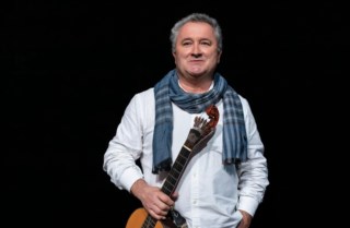 José Barros Lança Álbum 'Enraizado' e Realiza Apresentações em Lojas Fnac