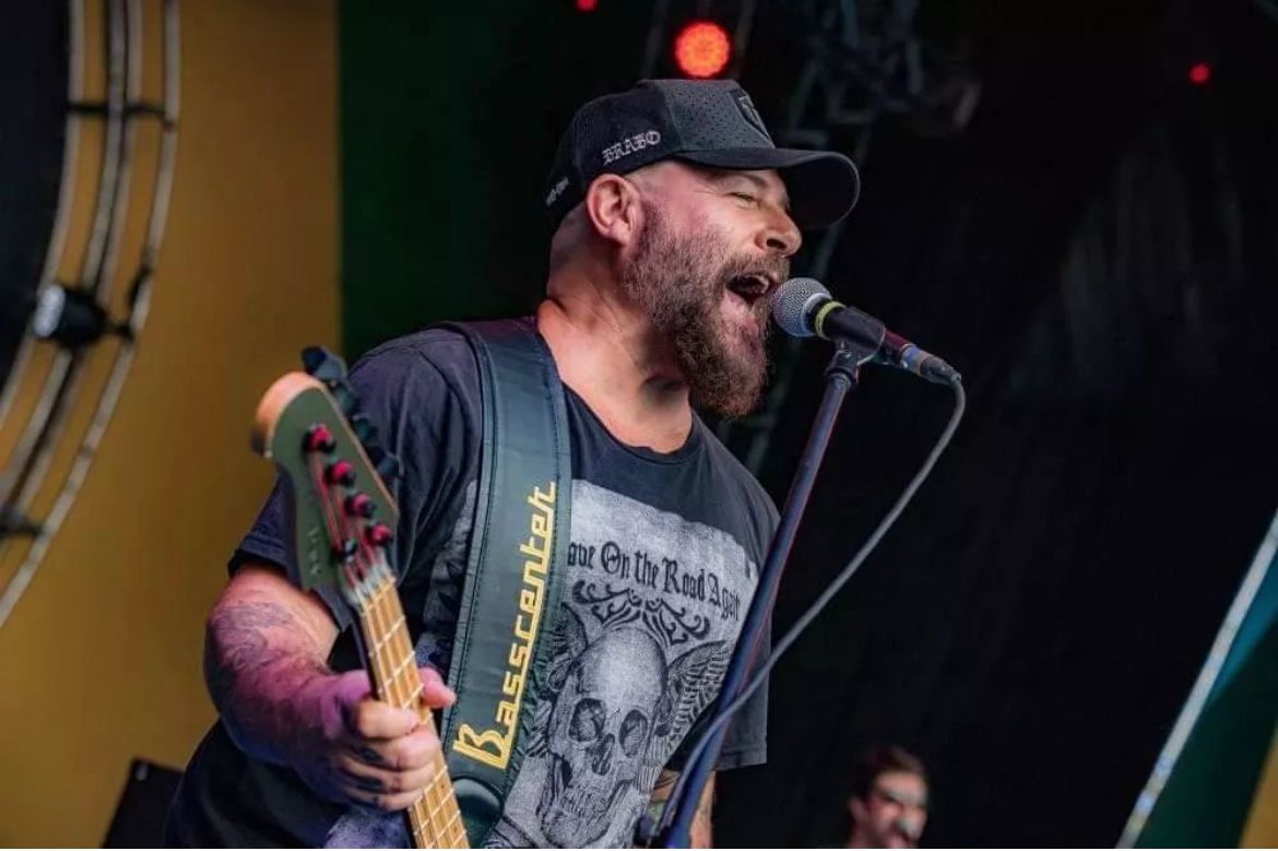 Vocalista do Ultraje a Rigor revela dificuldades do baixista Mingau após tentativa de assassinato