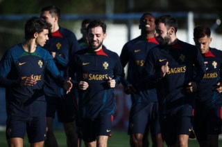 Portugal se prepara para enfrentar Dinamarca com dúvida sobre Bernardo Silva e Nuno Tavares