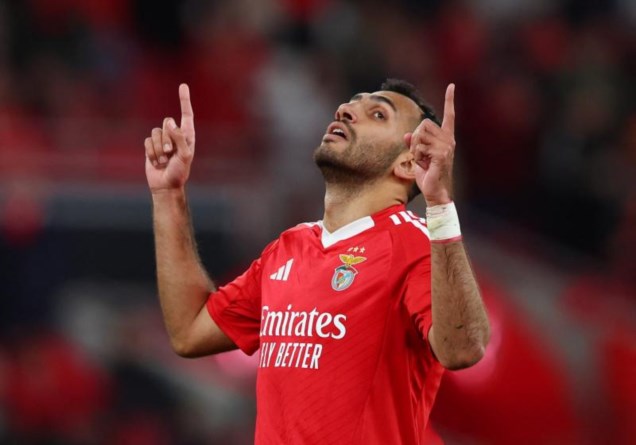 Futebol em alta: Sporting e Benfica na corrida pelo título, enquanto o esporte mundial vibra