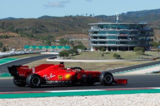 Lando Norris brilha em Melbourne e vence Verstappen no GP da Austrália sob chuva