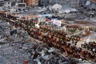 Israel Bloqueia Ajuda Humanitária em Gaza Após Cessar-Fogo