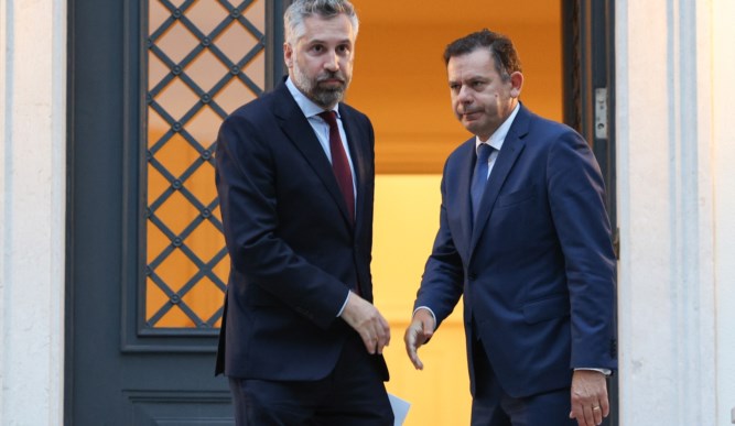 Crescimento e Identidade: A Jornada de um Diretor de Escola Imigrante