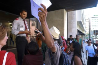 Estrangeiros em situação regular agora podem solicitar identificação em um só pedido