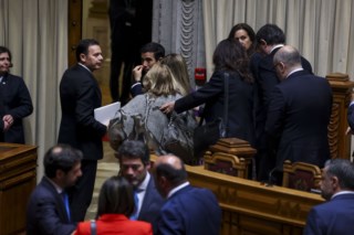 Estrangeiros em situação regular agora podem solicitar identificação em um só pedido