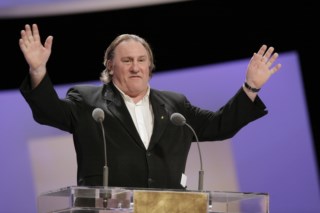 Gérard Depardieu inicia julgamento por acusações de violência sexual