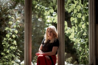 Nara Vidal questiona: 'Mas que diabo é literatura feminina?' em novo livro e debate