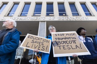 EUA: Departamento de Educação demite metade dos funcionários como parte de fechamento total