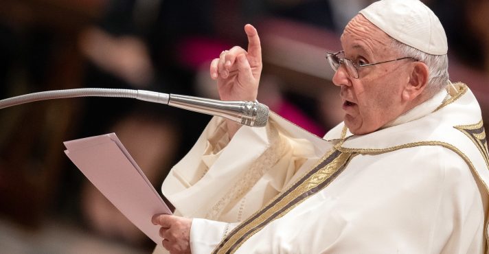 Papa Francisco apresenta melhora e permanece estável após hospitalização prolongada