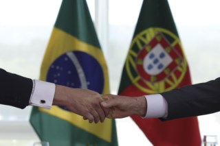 Funcionários do MNE em greve no Brasil: Protesto por salários em euros é anunciado