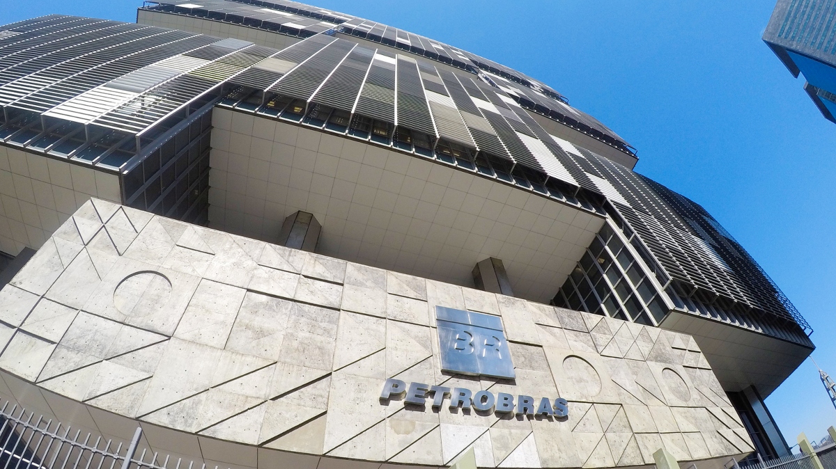 Greve petroleira em resposta a mudanças de condições de trabalho na Petrobras surge como protesto no dia 26