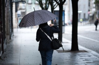 Aviso amarelo em dez distritos de Portugal por causa da depressão Laurence