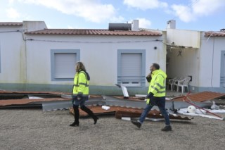 Mau tempo causa caos na Grande Lisboa com mais de seis mil ocorrências e várias estradas cortadas