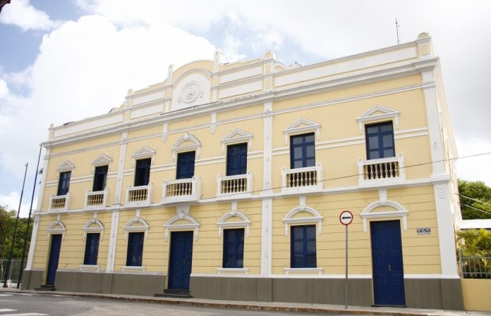 Umidade elevada traz clima abafado e chuvas em diversas regiões do Brasil