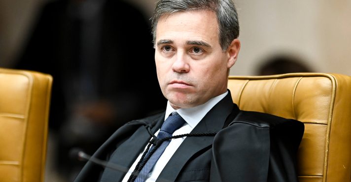 Mendonça Vota a Favor da Liberdade Condicional de Daniel Silveira, Mas STF Mantém Prisão
