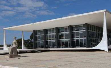 STF mantém suspensão da rede social Rumble por falta de representação legal no Brasil