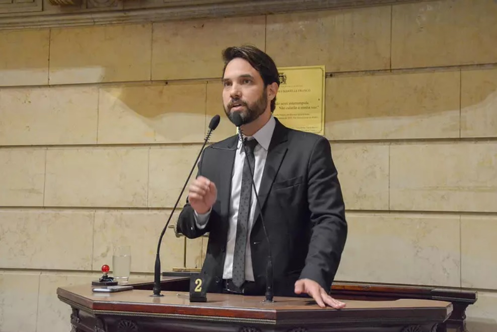 STF Ordena Reavaliação da Prisão Preventiva de Monique Medeiros, Mãe Acusada na Morte de Henry Borel