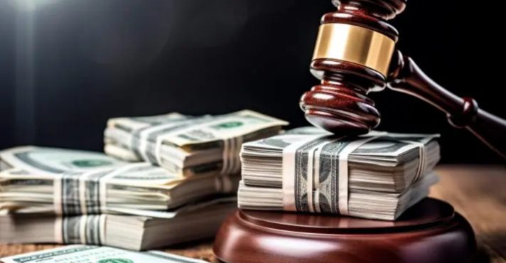 Organizações Civis Protestam Contra Supersalários em Manifesto no Brasil