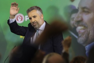 Pedro Nuno Santos defende propostas inclusivas do PS em resposta a críticas de Montenegro