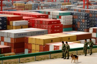 Exportações da China atingem maior crescimento em cinco meses antes das tarifas de Trump