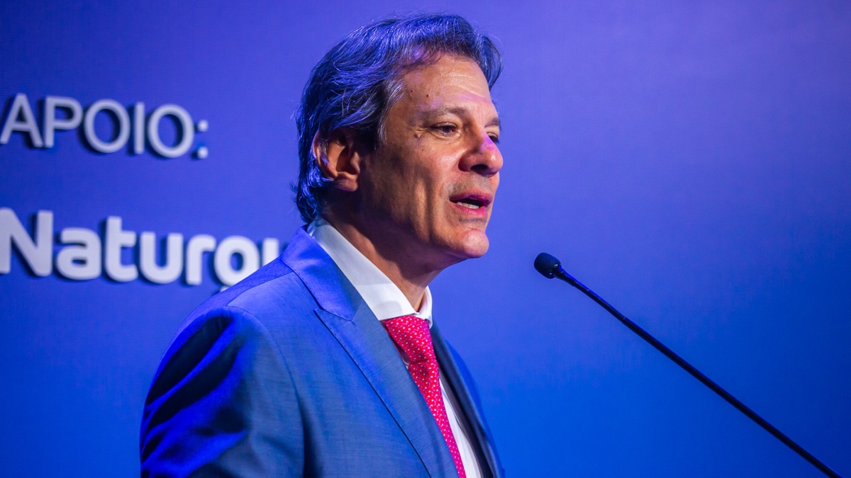 Haddad critica nova taxação de Trump e defende expansão do comércio entre Brasil e EUA
