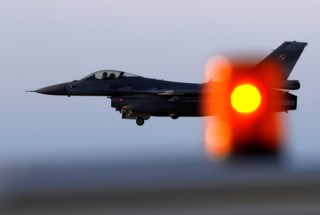 Polônia mobiliza caças por atividades russas em Ucrânia, alerta para segurança nacional aumenta