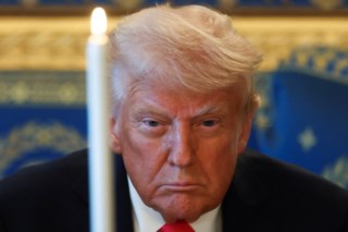 Trump impede plano de ataque de Netanyahu ao Irã enquanto buscam acordo nuclear