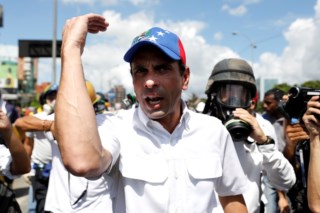 Expulsão de Capriles e aliados do Primeiro Justiça gera tensão na oposição venezuelana