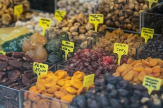 Onde Estão as Frutas Secas de Qualidade e a Nostalgia por Nosso País?